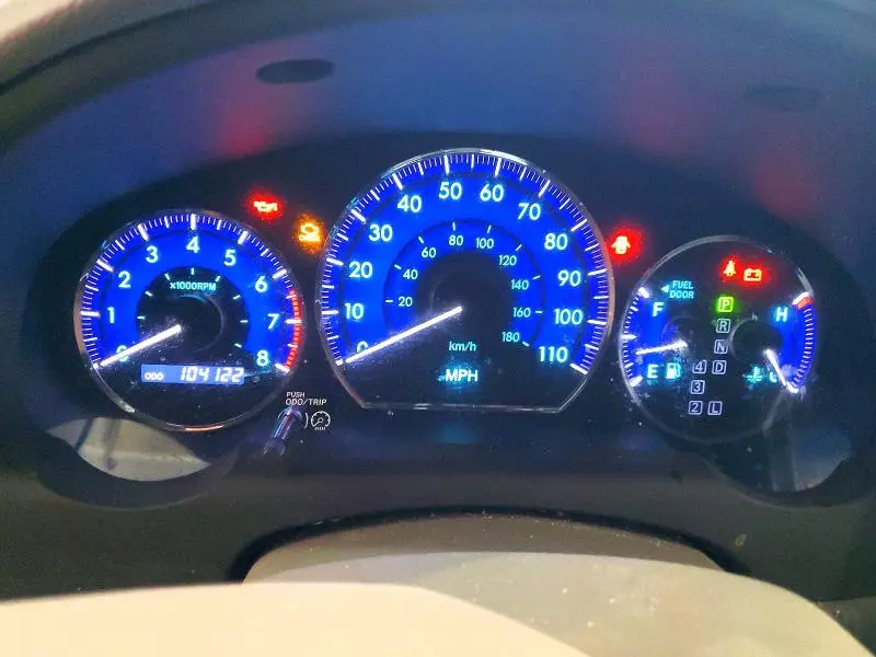 2010 TOYOTA SIENNA LE 8-PASSENGER  