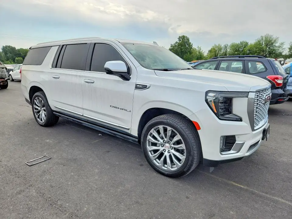 2021 GMC YUKON XL DENALI  