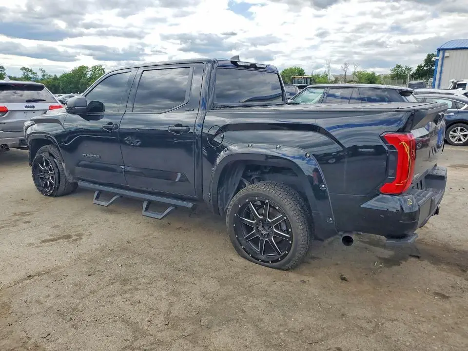 2025 TOYOTA TUNDRA SR5  