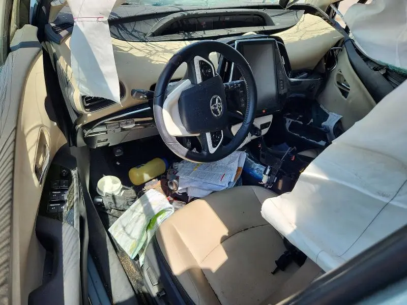 2018 TOYOTA PRIUS FOUR  