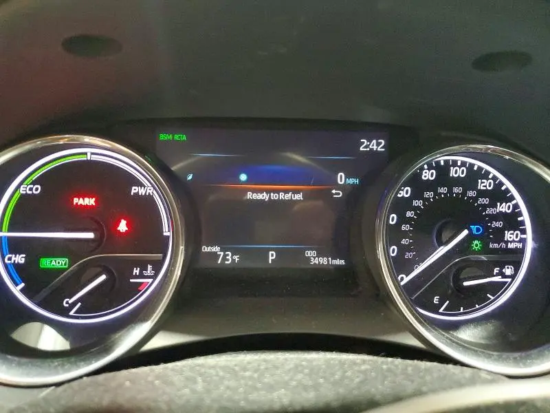 2020 TOYOTA CAMRY XLE  