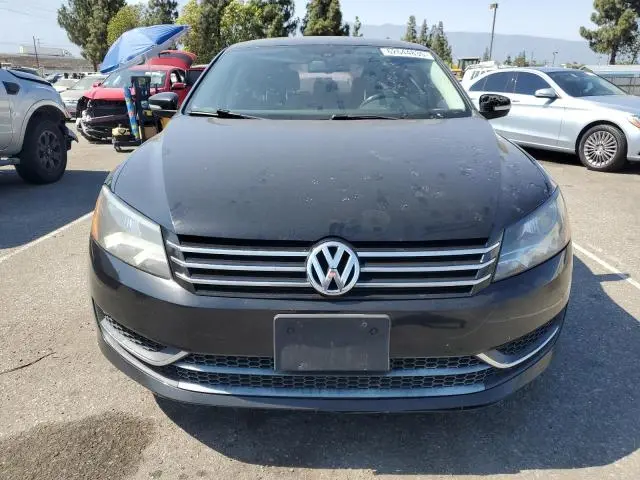 2013 VOLKSWAGEN PASSAT SE  
