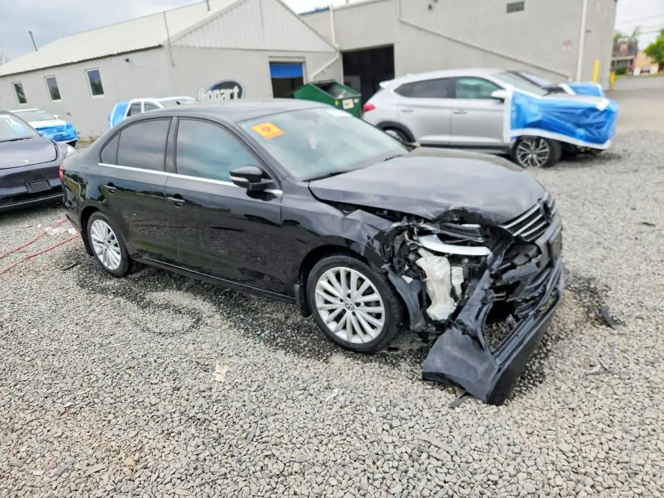 2015 VOLKSWAGEN JETTA SE  