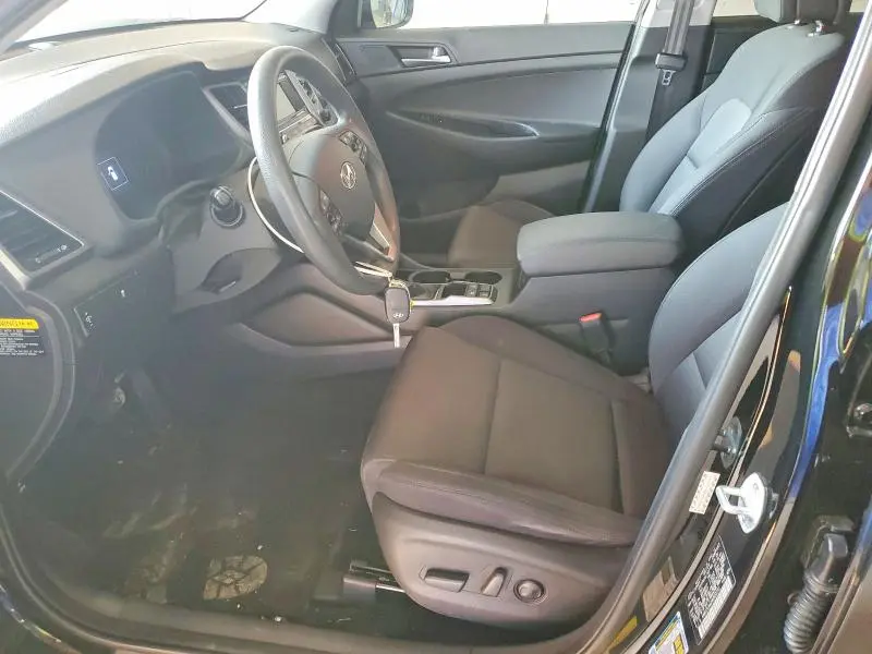 2017 HYUNDAI TUCSON SE  