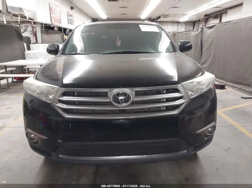 2013 TOYOTA HIGHLANDER SE V6