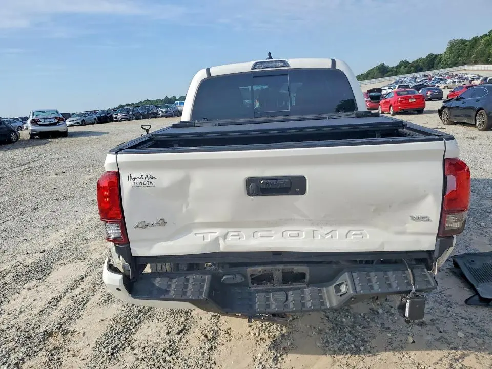 2022 TOYOTA TACOMA SR5 V6  