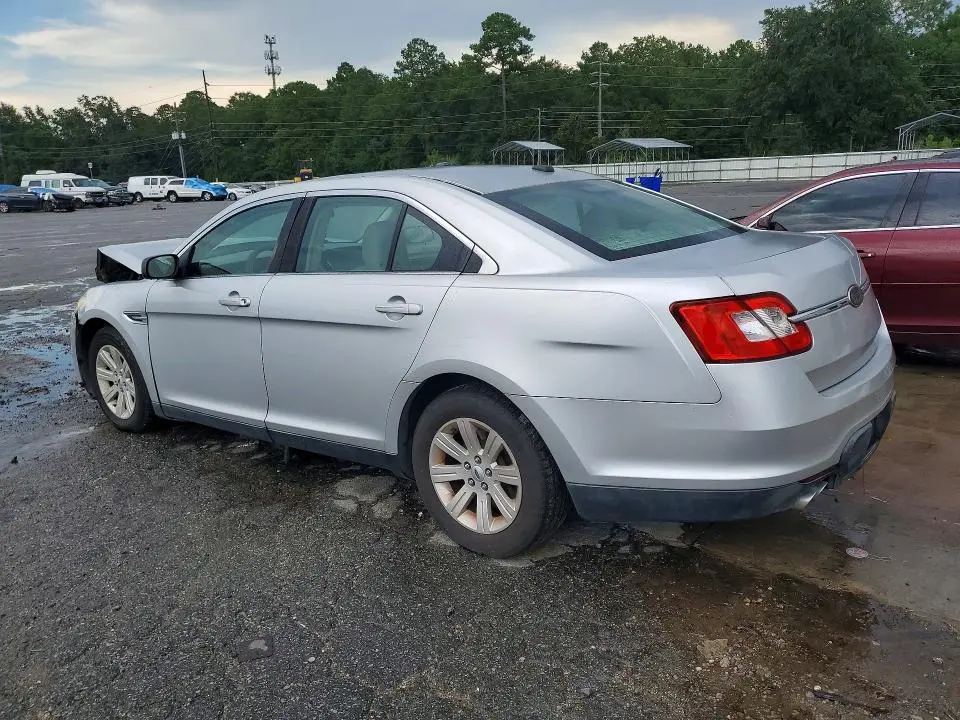2011 FORD TAURUS SE  