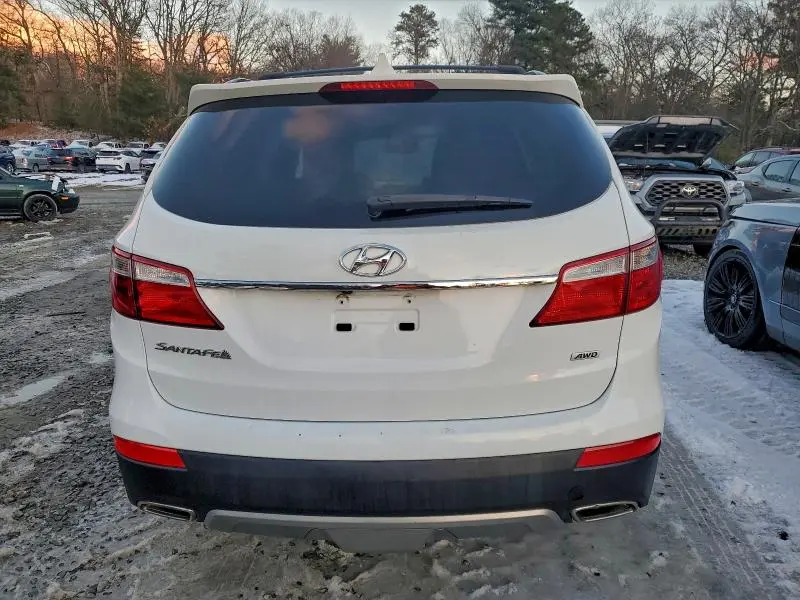 2016 HYUNDAI SANTA FE SE  