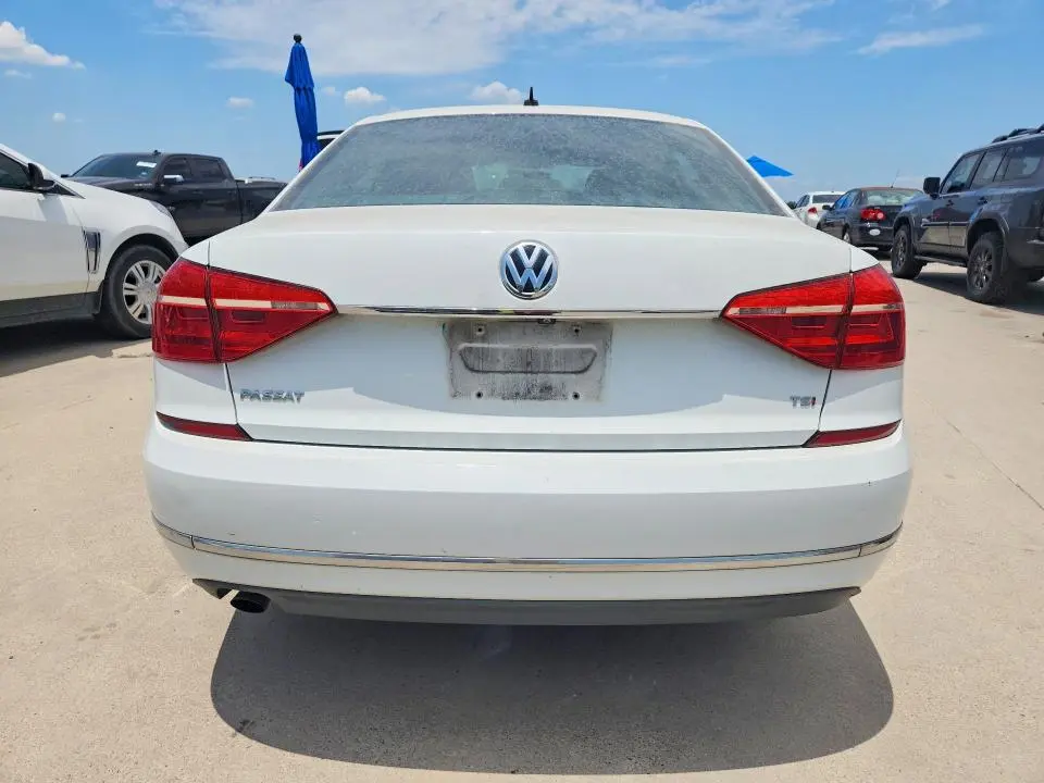 2016 VOLKSWAGEN PASSAT S  