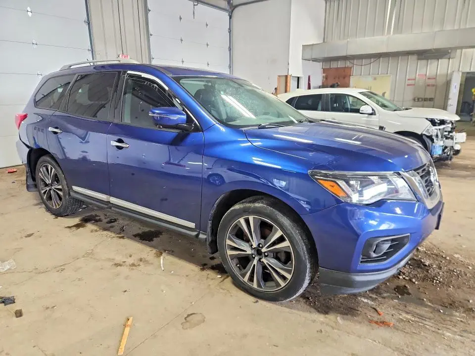 2017 NISSAN PATHFINDER PLATINUM  