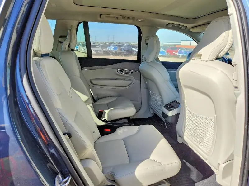 2024 VOLVO XC90 PLUS  