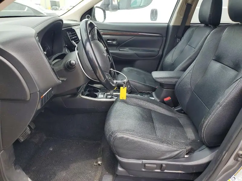 2017 MITSUBISHI OUTLANDER SE  