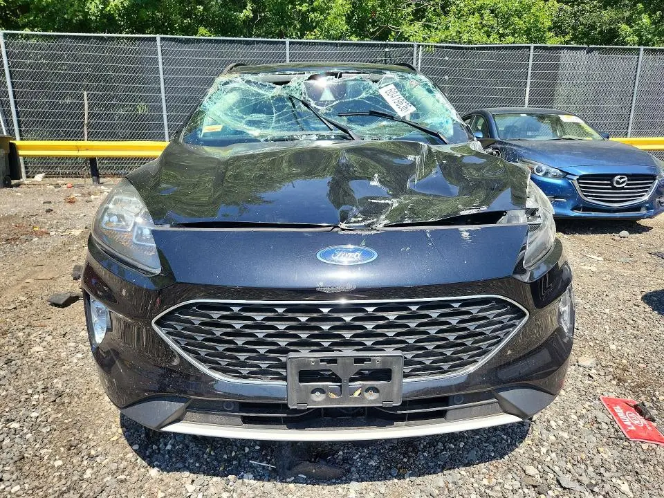 2021 FORD ESCAPE TITANIUM  