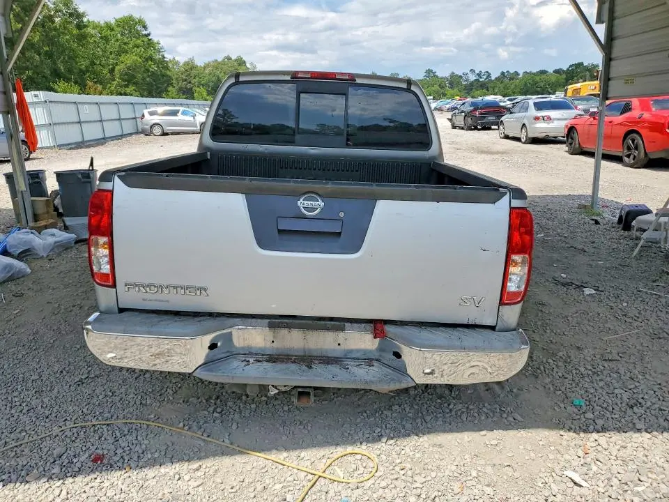 2015 NISSAN FRONTIER SV  