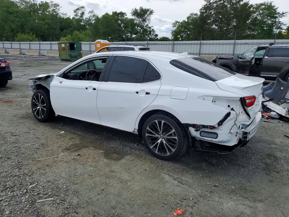 2019 TOYOTA CAMRY SE  