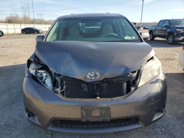 2014 TOYOTA SIENNA LE