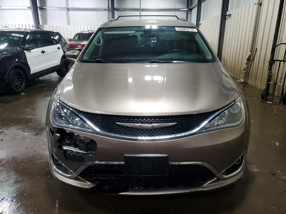 2017 CHRYSLER PACIFICA TOURING L PLUS  