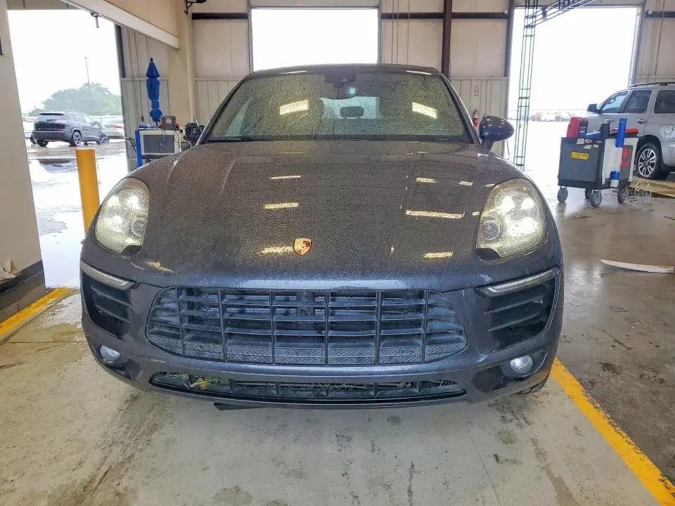 2018 PORSCHE MACAN   