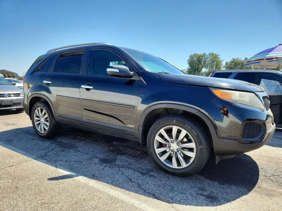 2011 KIA SORENTO LX  