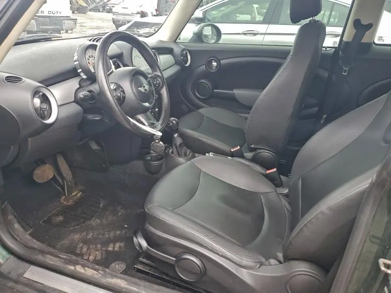 2011 MINI COOPER   
