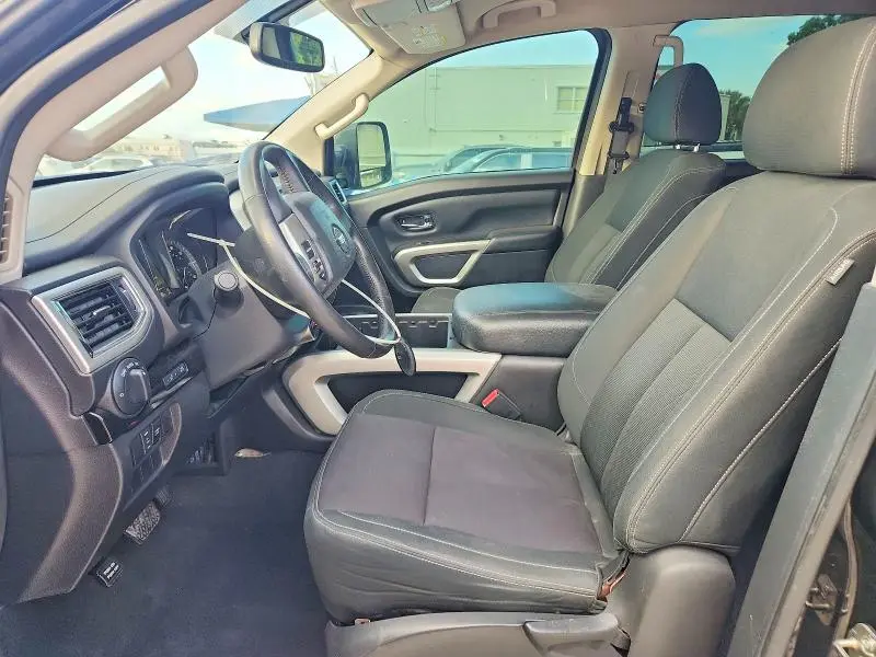 2018 NISSAN TITAN SV  