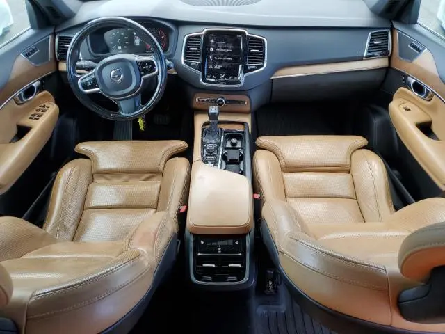 2017 VOLVO XC90 T6  