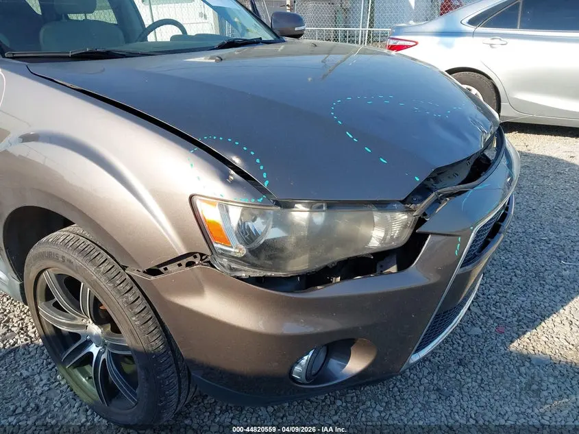 2011 MITSUBISHI OUTLANDER SE