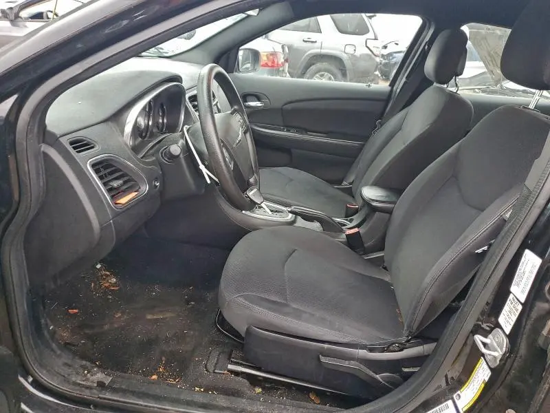 2013 CHRYSLER 200 LX  