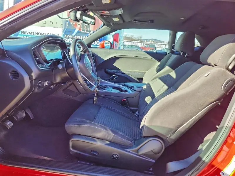 2016 DODGE CHALLENGER SXT  