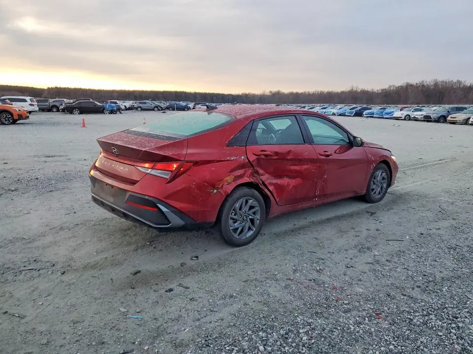 2024 HYUNDAI ELANTRA   