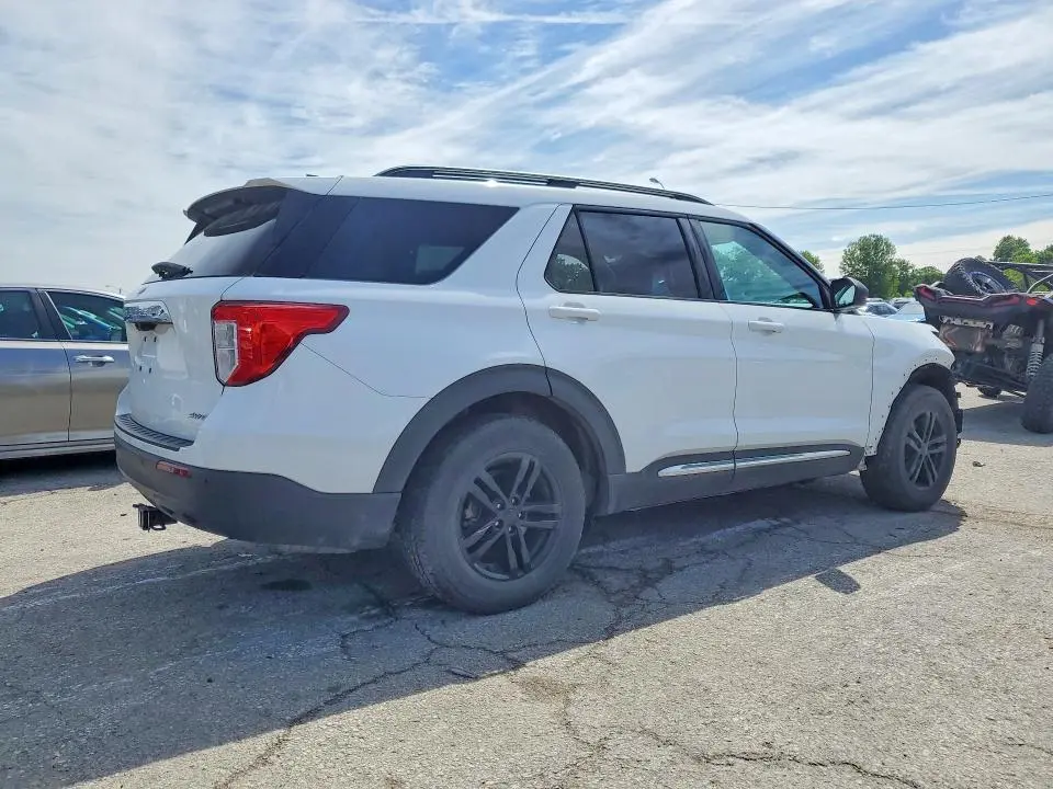 2022 FORD EXPLORER XLT  