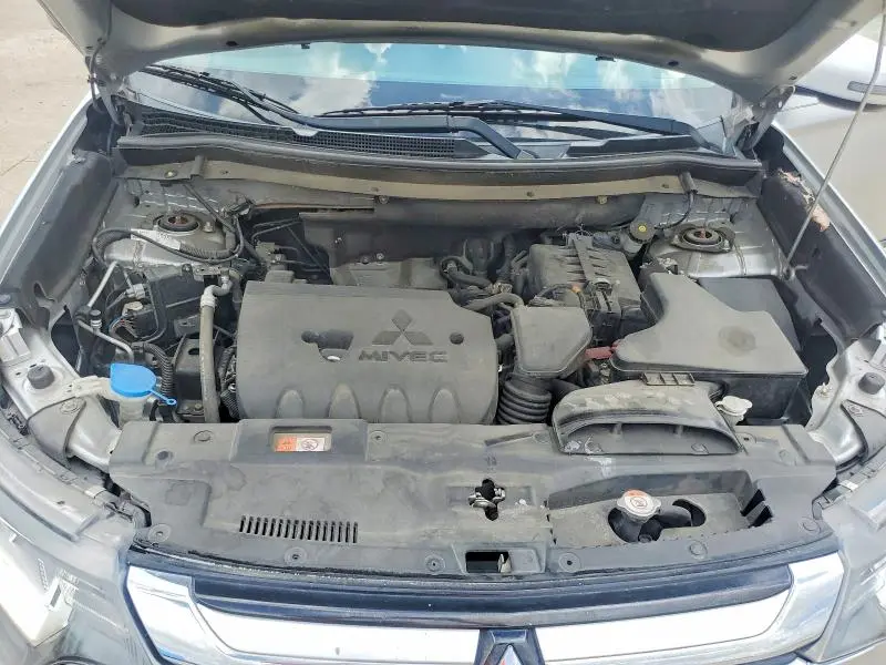 2018 MITSUBISHI OUTLANDER SE  