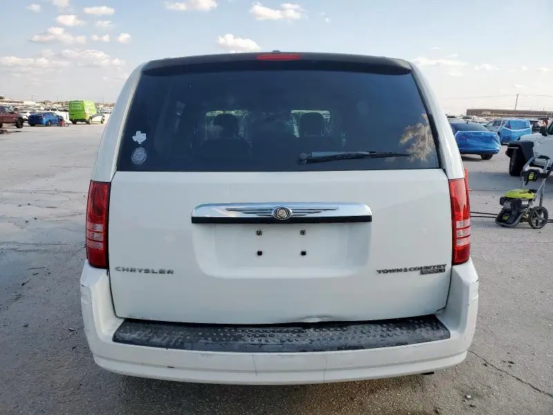 2010 CHRYSLER TOWN & COUNTRY LX  
