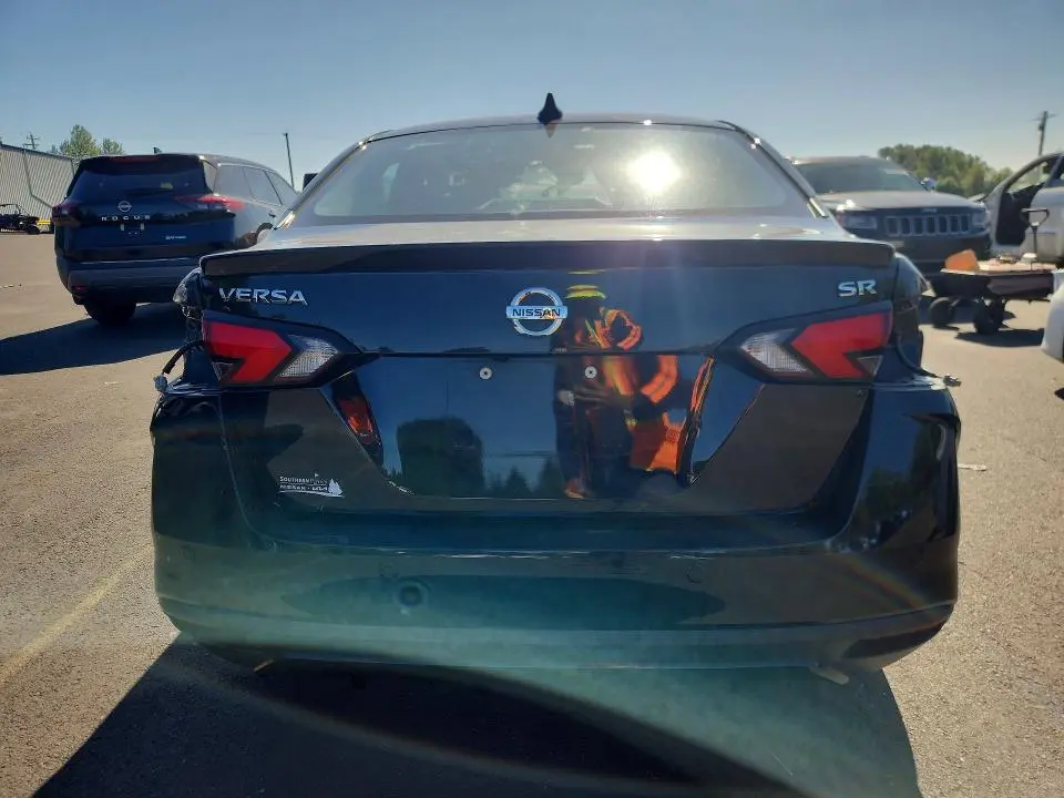 2021 NISSAN VERSA SV  
