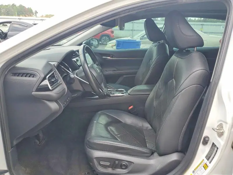 2019 TOYOTA CAMRY XLE  