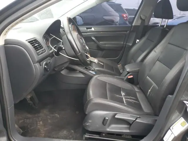 2010 VOLKSWAGEN JETTA SE  