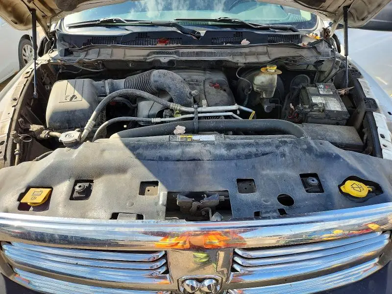 2016 RAM 1500 SLT  