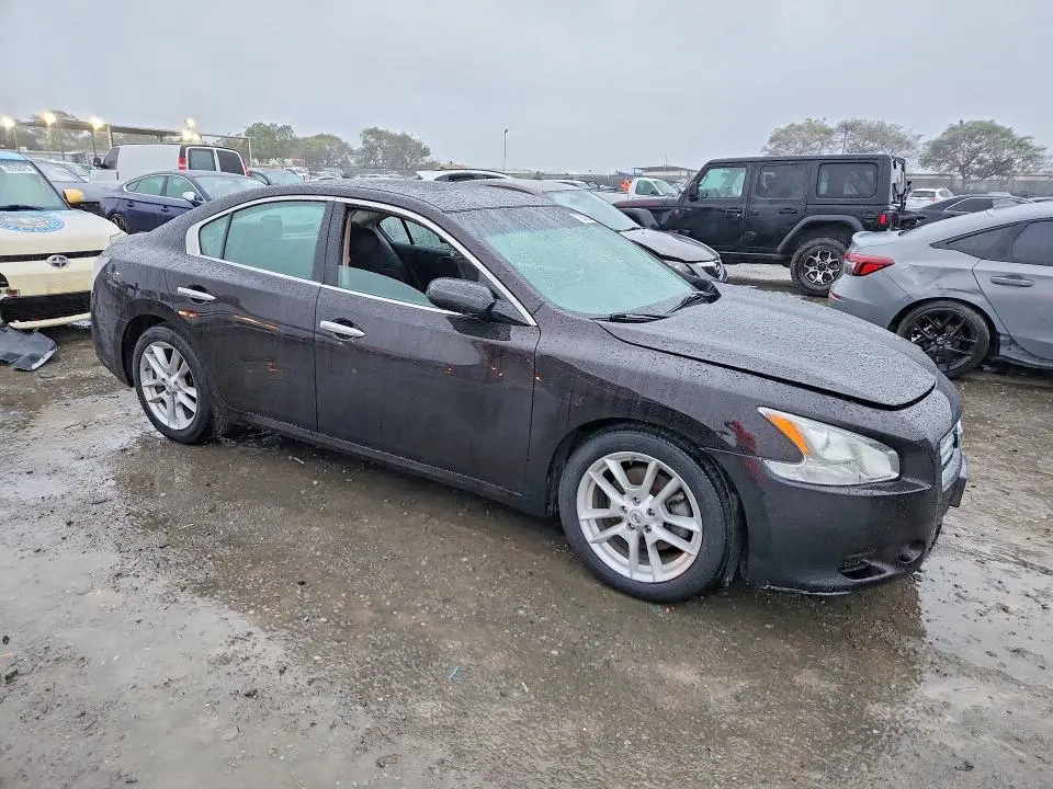 2013 NISSAN MAXIMA S  