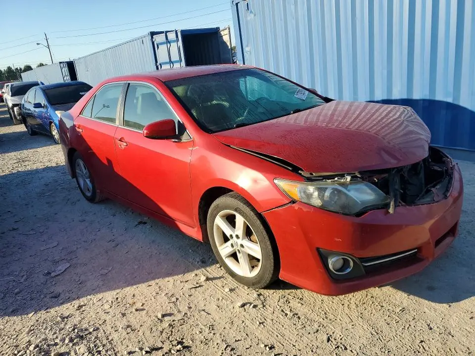 2014 TOYOTA CAMRY SE  