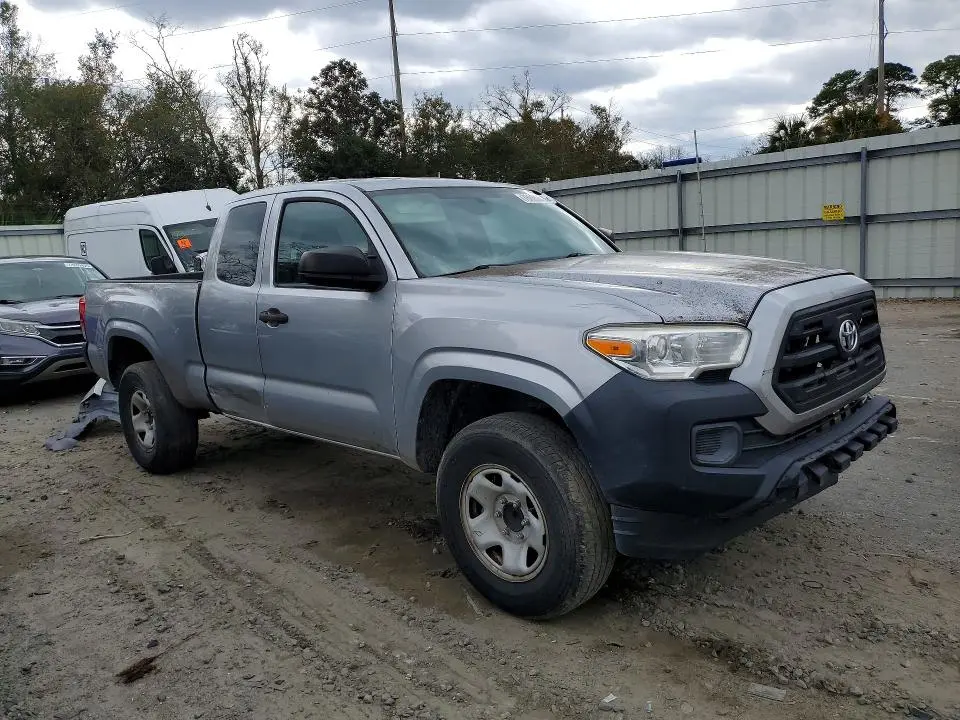 2017 TOYOTA TACOMA SR  