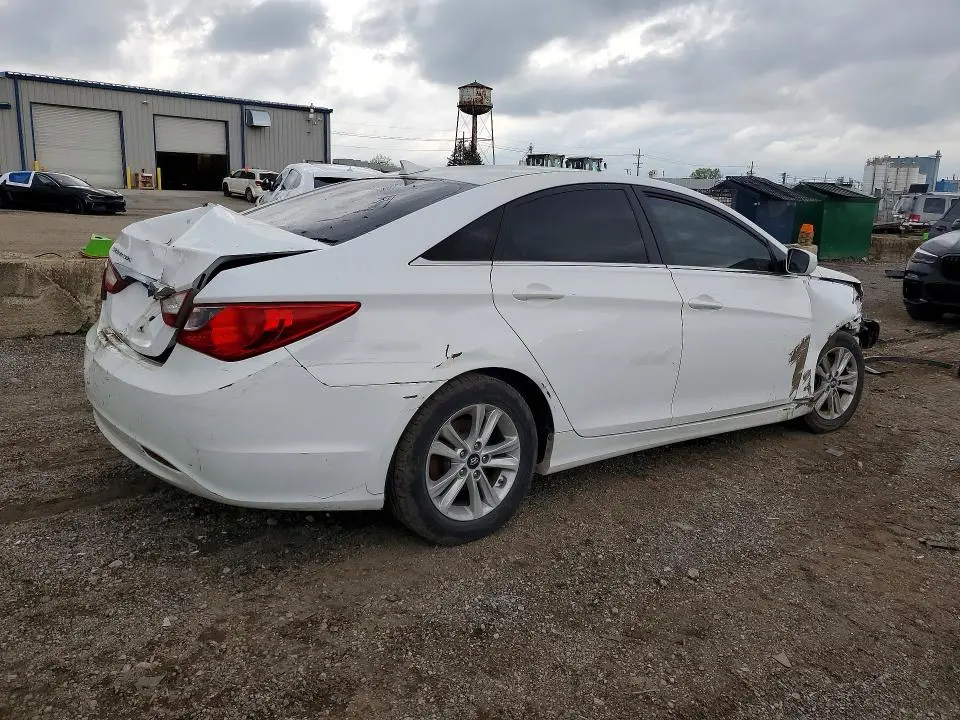 2013 HYUNDAI SONATA GLS  