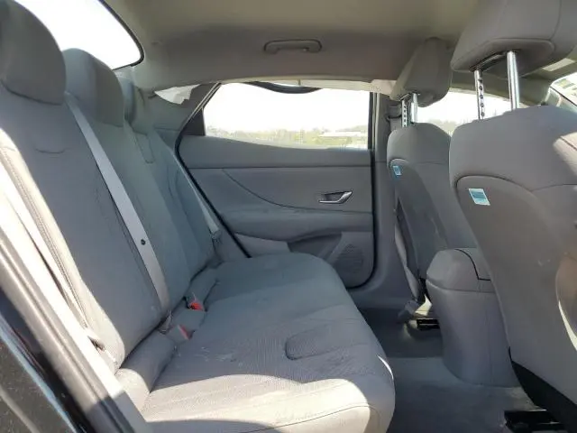 2022 HYUNDAI ELANTRA SE