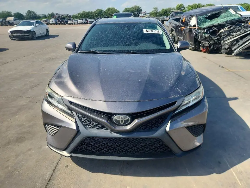 2020 TOYOTA CAMRY SE  