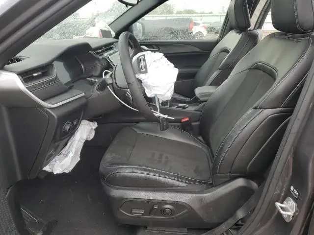 2024 JEEP GRAND CHEROKEE LAREDO  