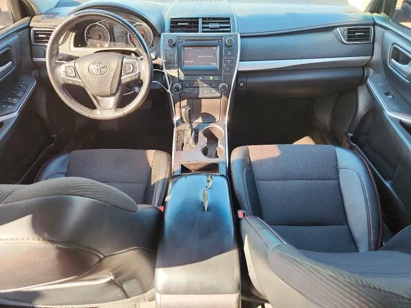 2017 TOYOTA CAMRY SE  