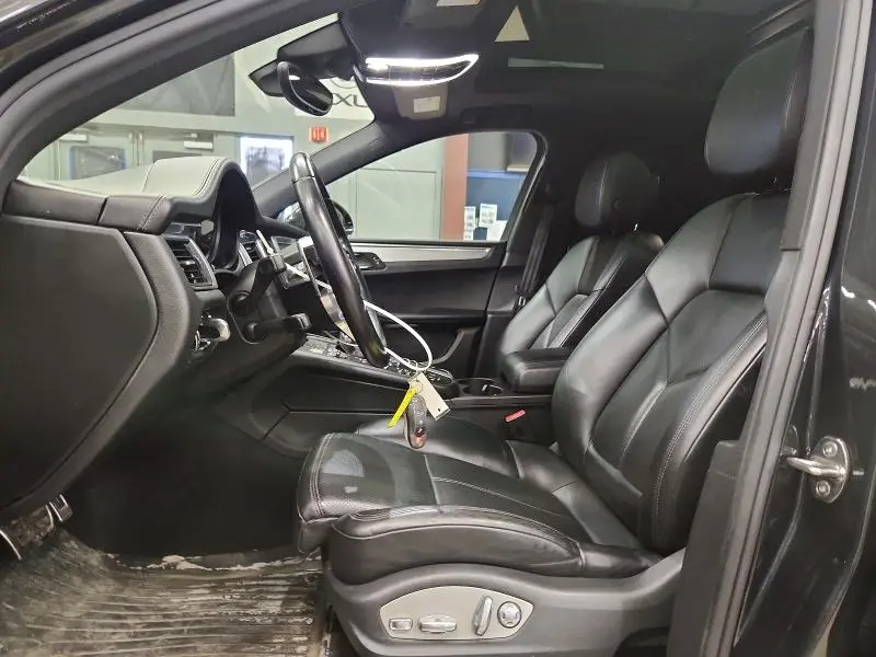 2017 PORSCHE MACAN GTS  