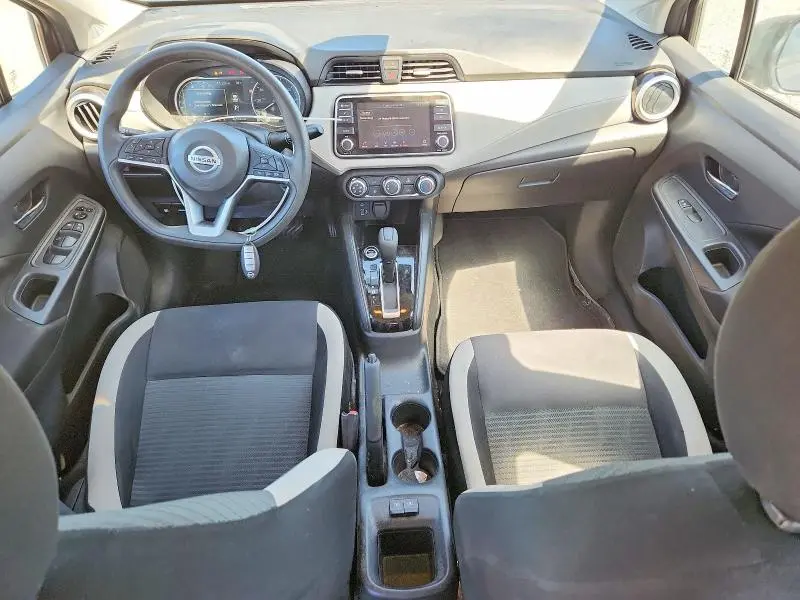 2022 NISSAN VERSA SV  