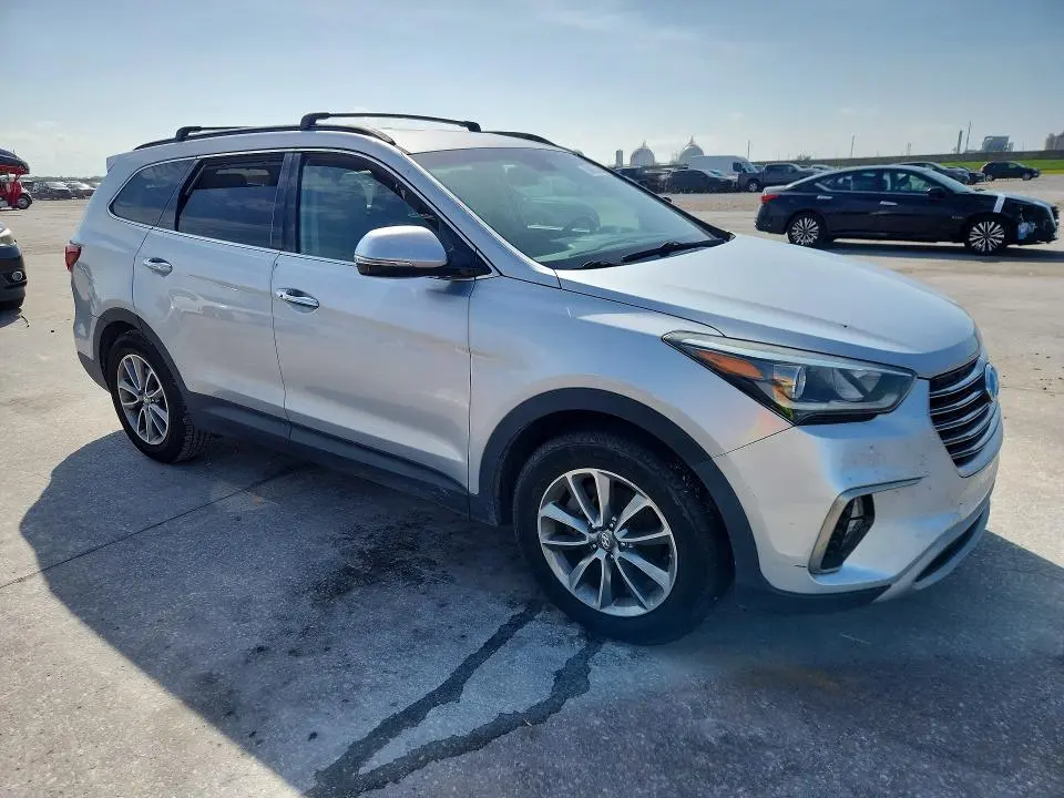 2017 HYUNDAI SANTA FE SE  