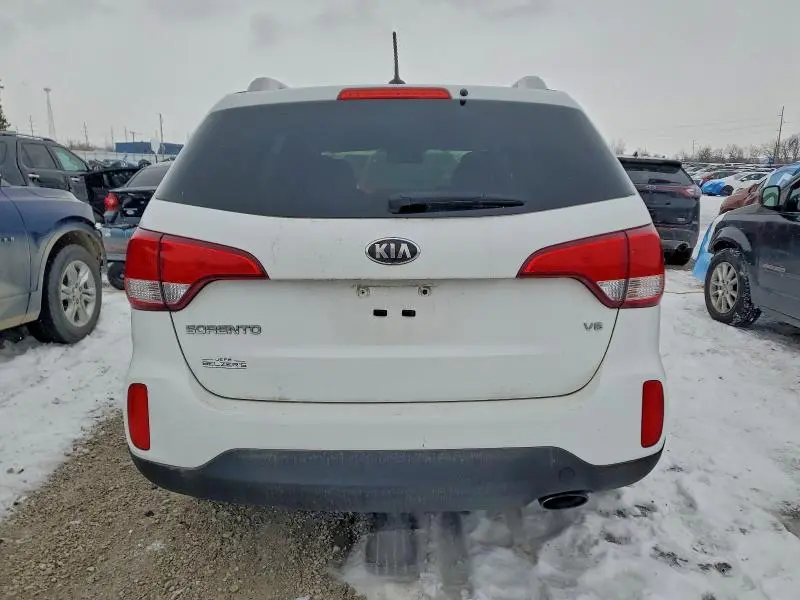 2015 KIA SORENTO LX  