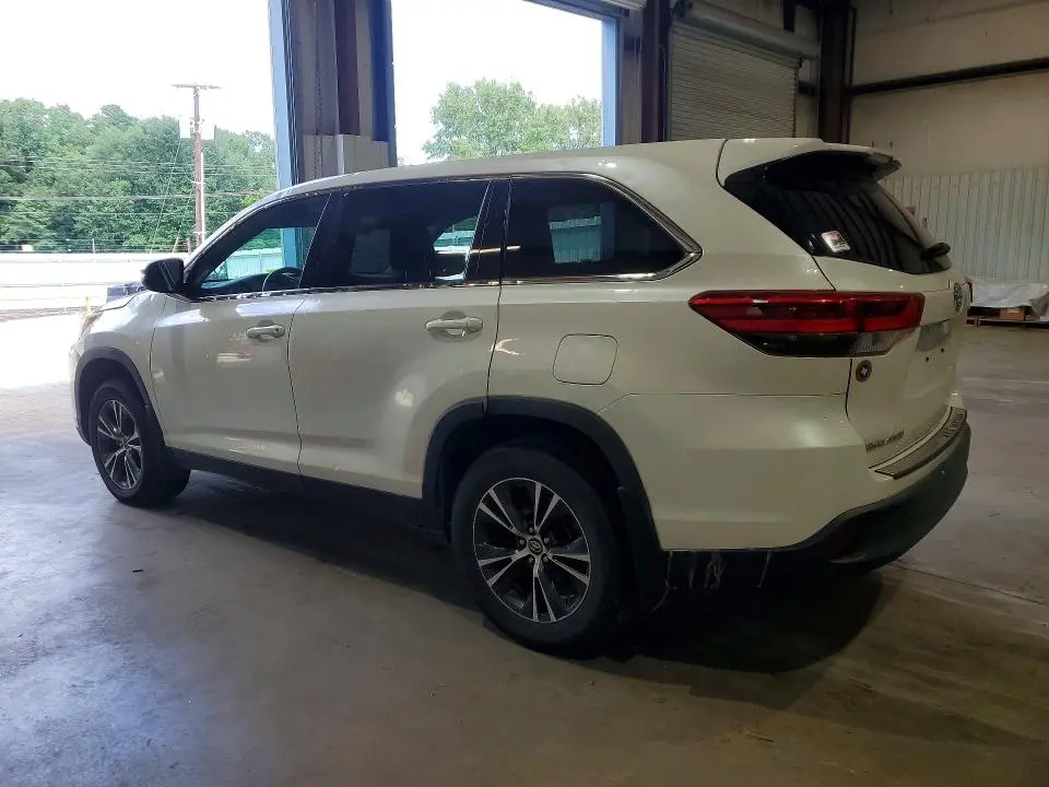 2019 TOYOTA HIGHLANDER LE  